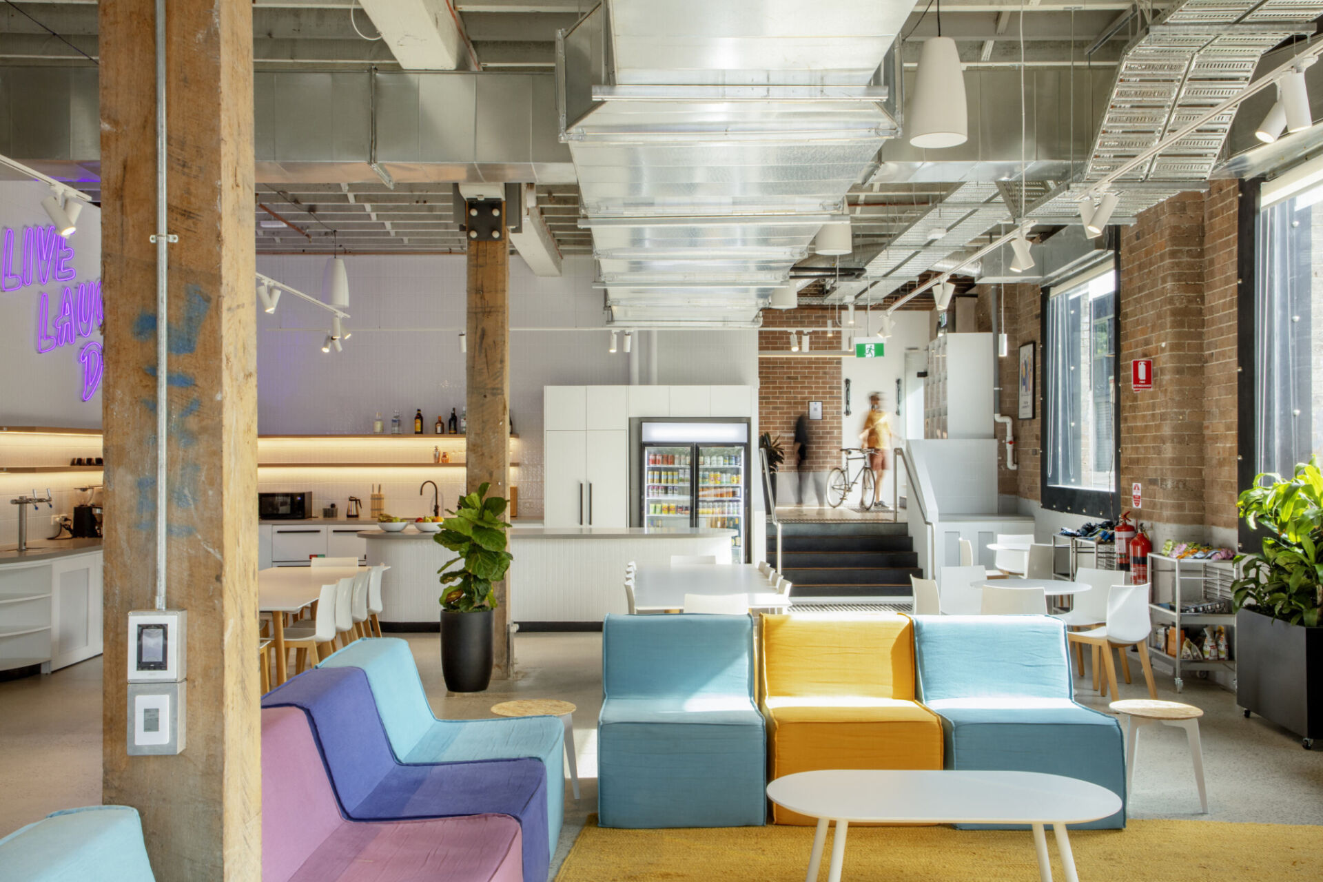 D9b69315 040d 46c3 a47d a2dc283513aa