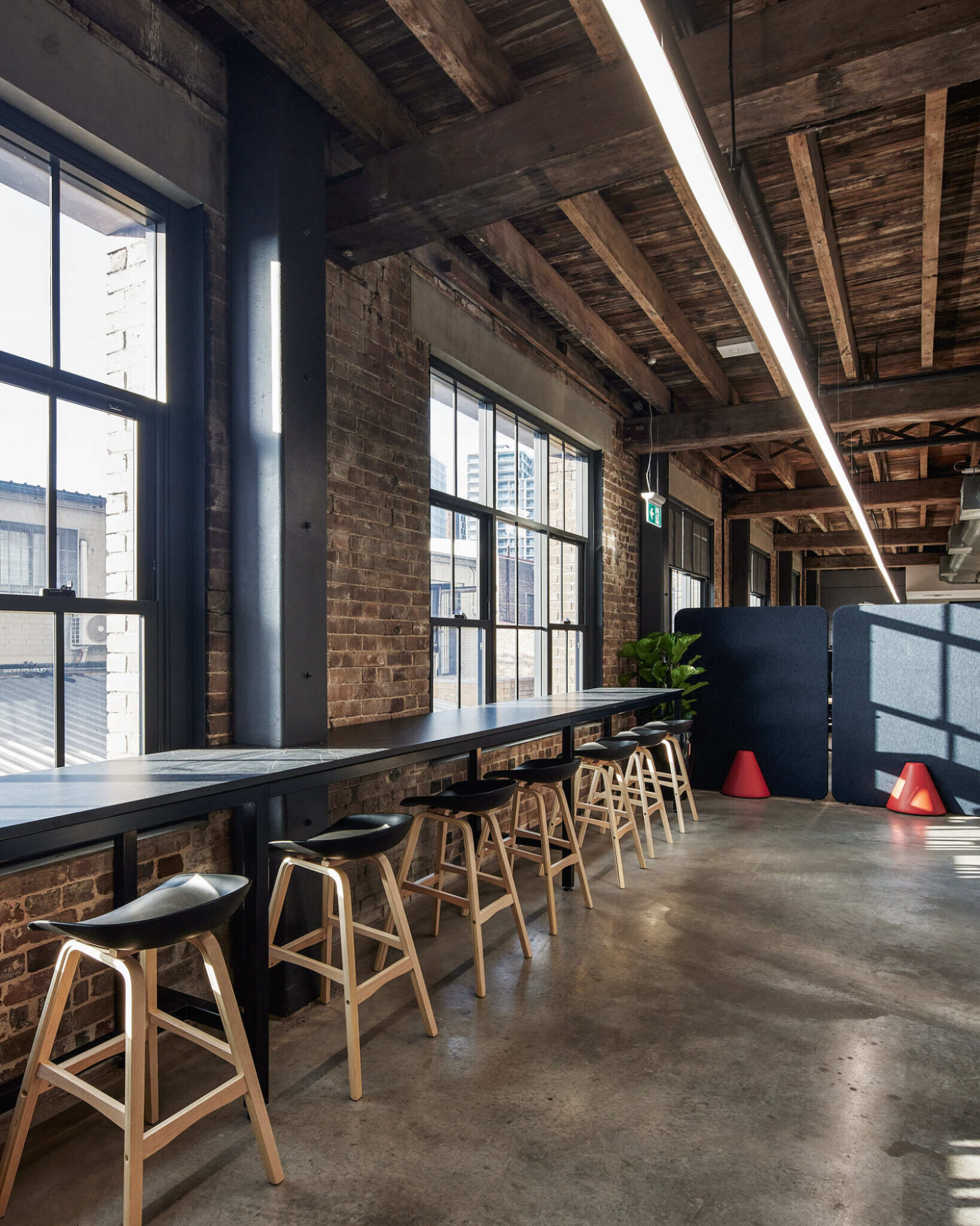 230228 ATT Corp Light Speed 0010